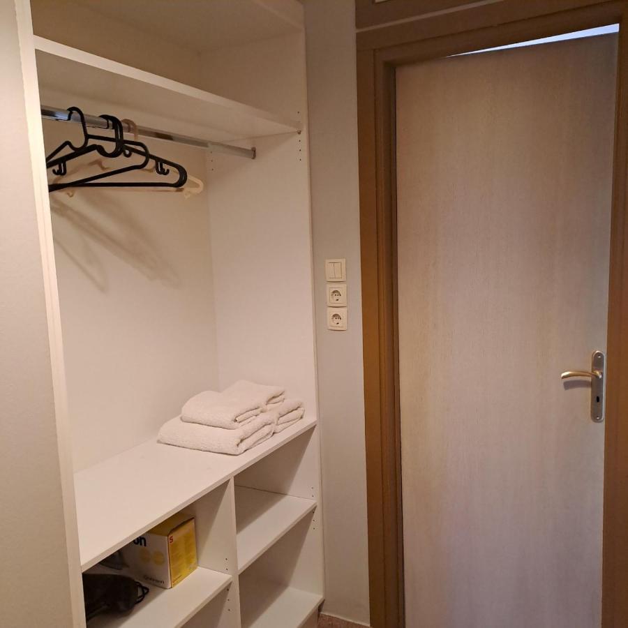 Dimitris Place Near Athens Airport Apartment