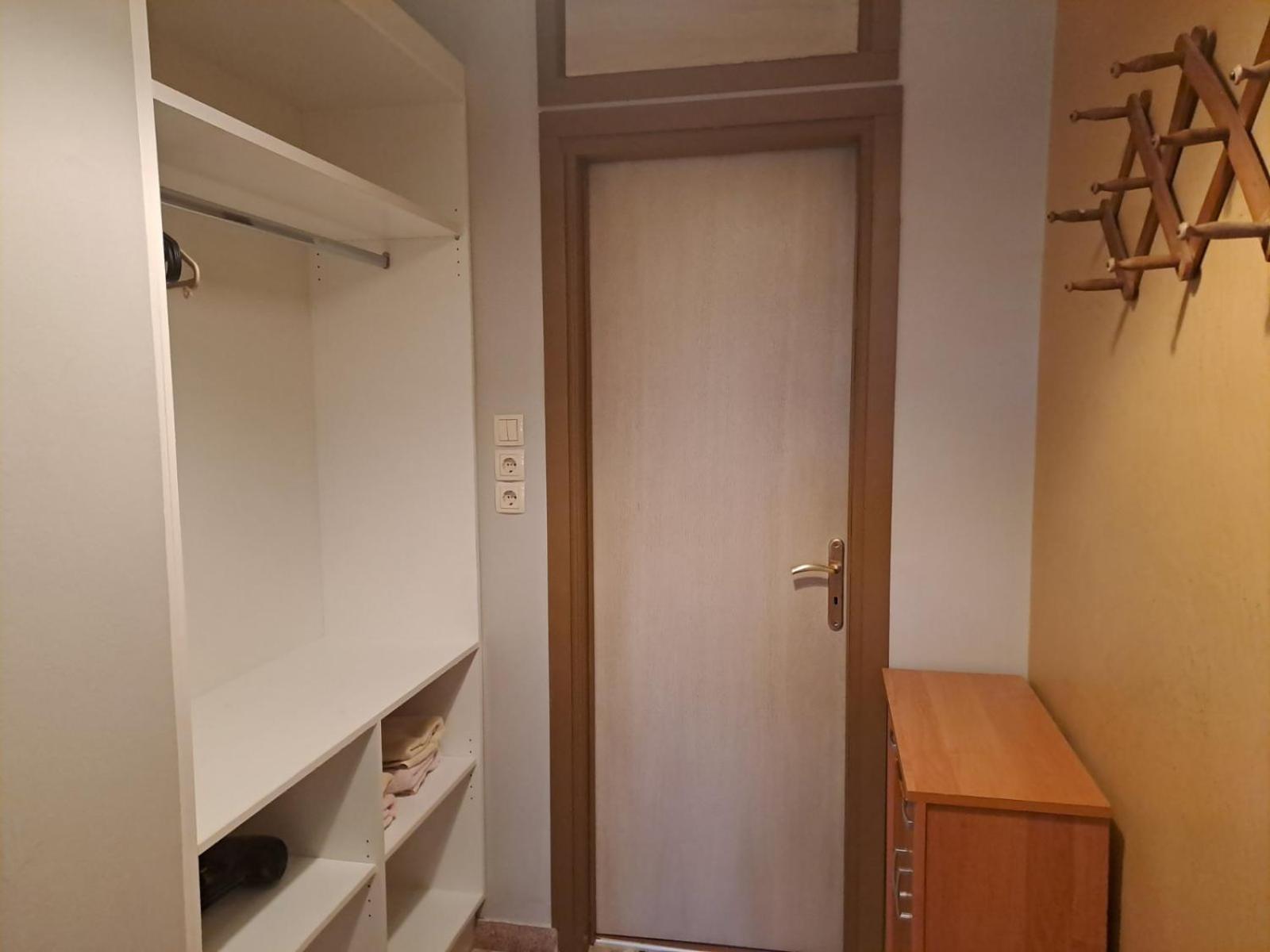Dimitris Place Near Athens Airport Apartment *
