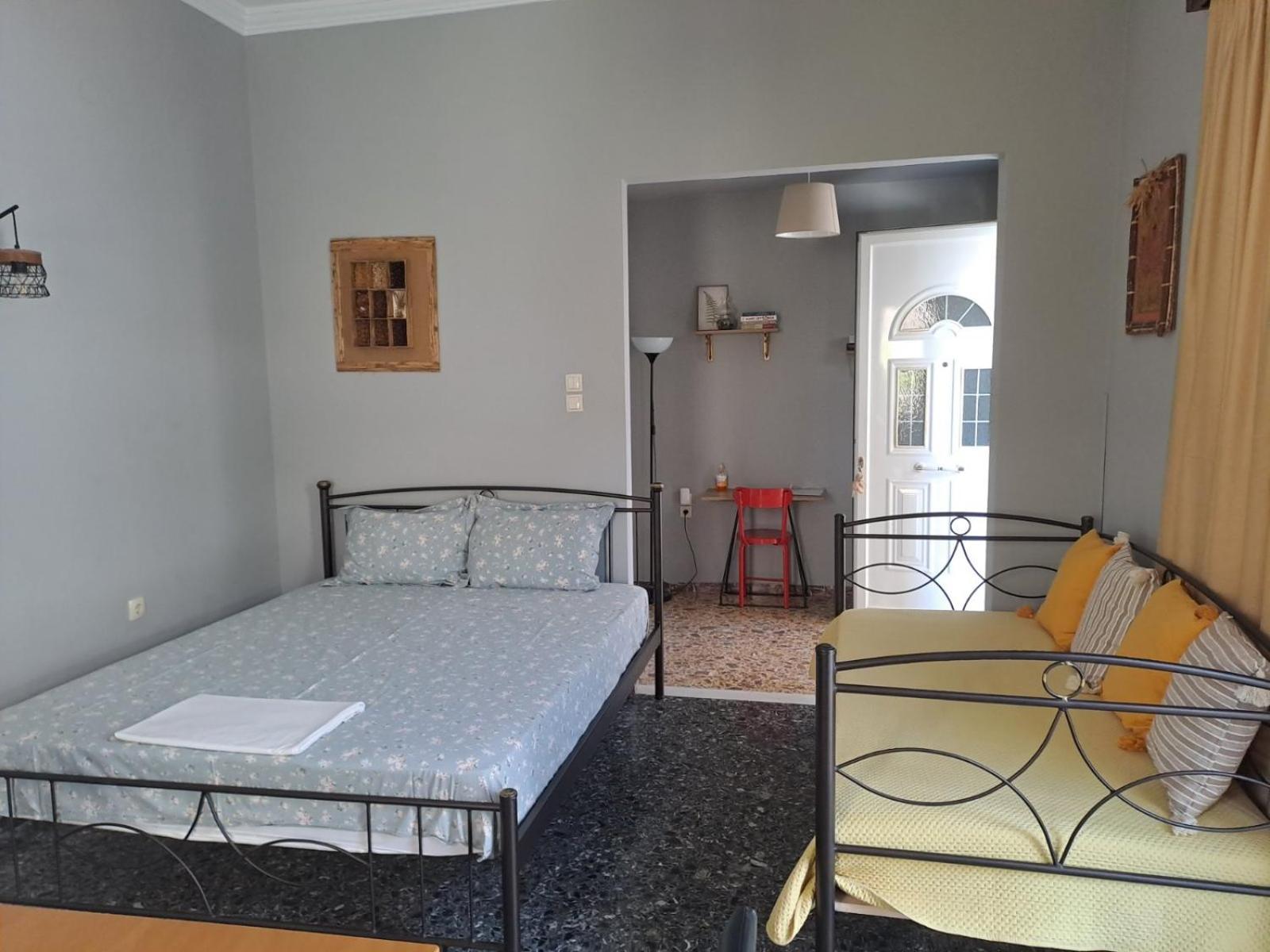 Dimitris Place Near Athens Airport *