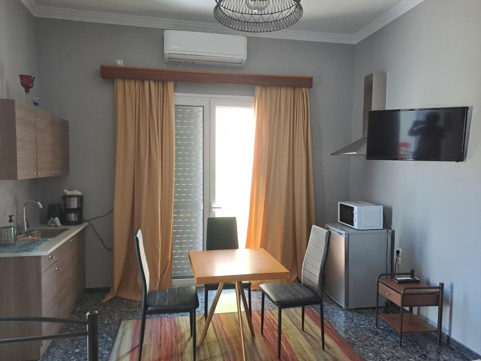 Dimitris Place Near Athens Airport Koropion